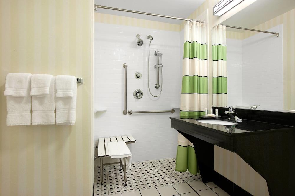 Fairfield & By Marriott 3*